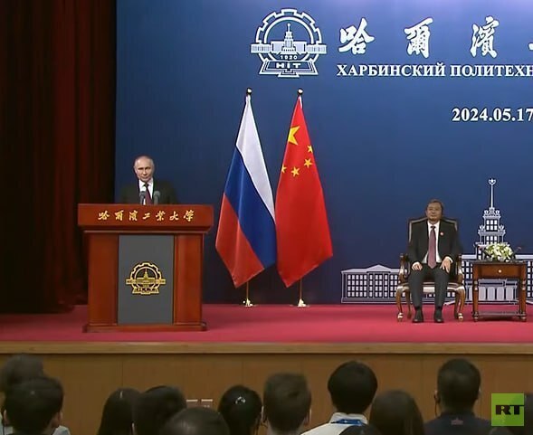 في لقاء مع طلاب جامعة صينية.. بوتين يشدد على أهمية تعاون البلدين في مجال العلم والتعليم