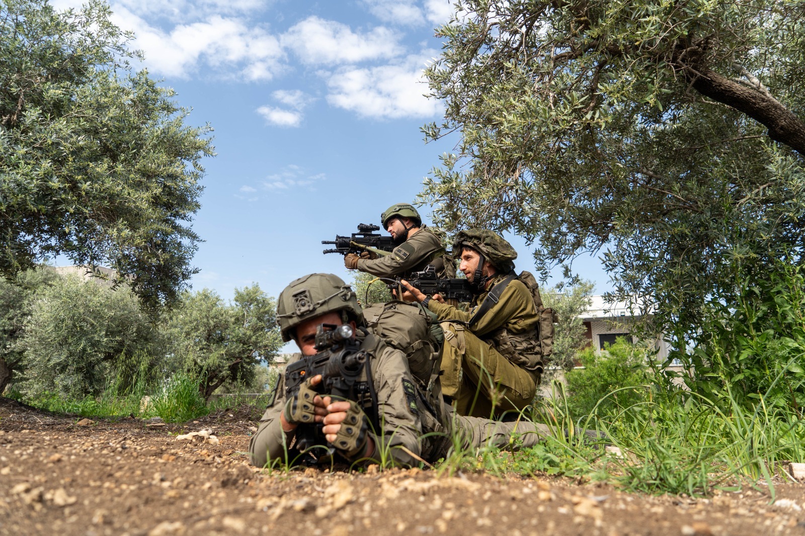 الجيش الإسرائيلي ينشر ملخص عملياته في عدة مناطق بغزة (فيديوهات)