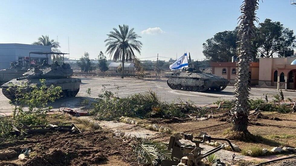 قناة عبرية تنشر تقريرا عن قلق إسرائيلي شديد إزاء تصاعد موقف مصر بسبب العملية العسكرية في رفح