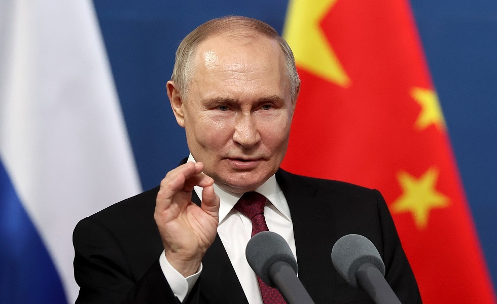 استخباراتي أمريكي سابق: بوتين الزعيم الأكثر احتراما في العالم اليوم