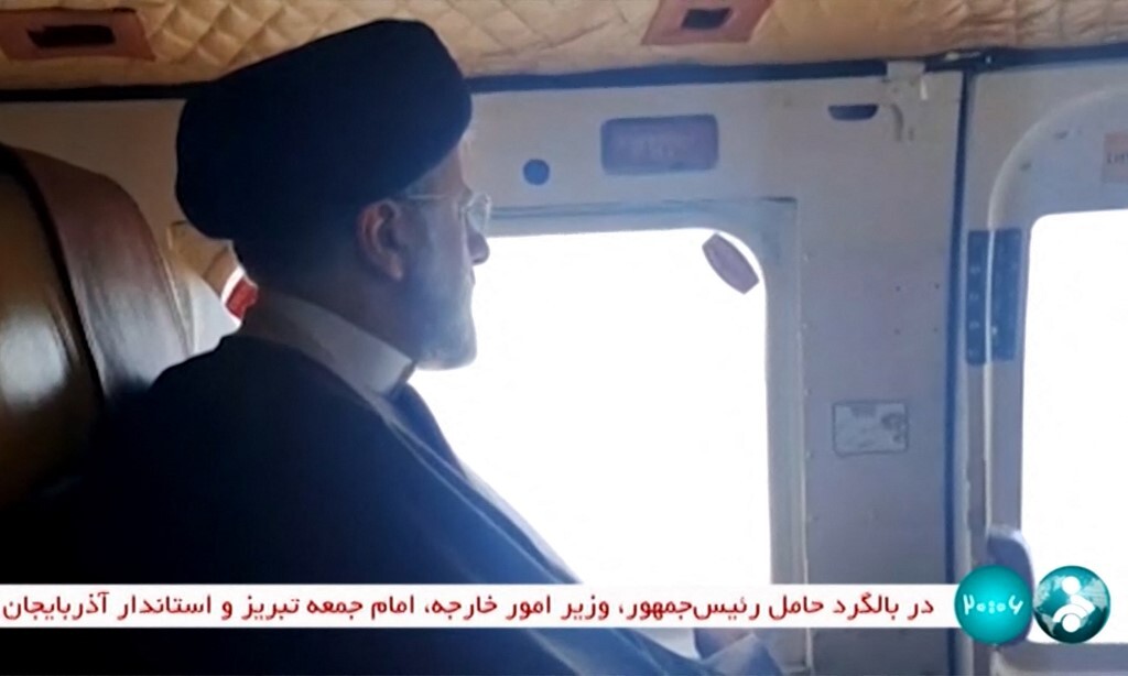 آخر صورة نشرت للرئيس الإيراني إبراهيم رئيسي من على متن المروحية، 19 مايو 2024.