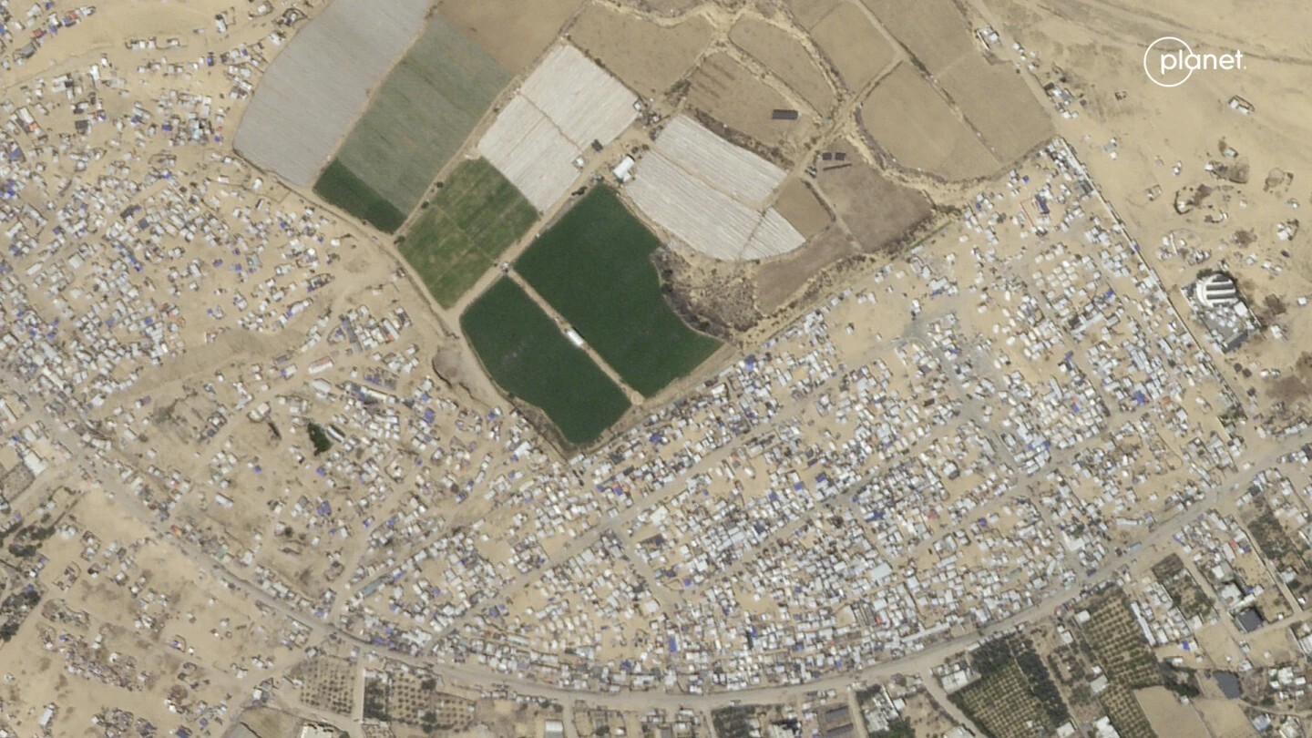 صور بالأقمار الصناعية تظهر نزوح الفلسطينيين السريع من رفح بعد أن أصدرت إسرائيل أوامر الإخلاء