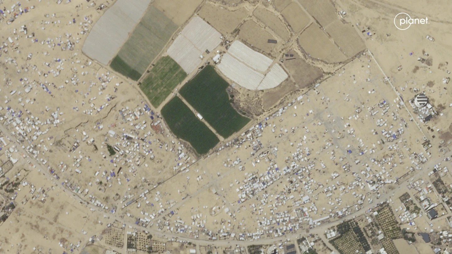 صور بالأقمار الصناعية تظهر نزوح الفلسطينيين السريع من رفح بعد أن أصدرت إسرائيل أوامر الإخلاء