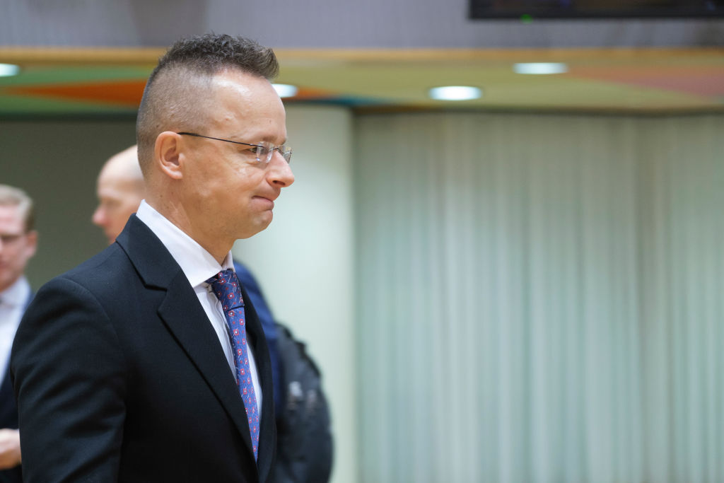 وزير الخارجية الهنغاري: ظهور قوات غربية في أوكرانيا سيؤدي إلى حرب عالمية