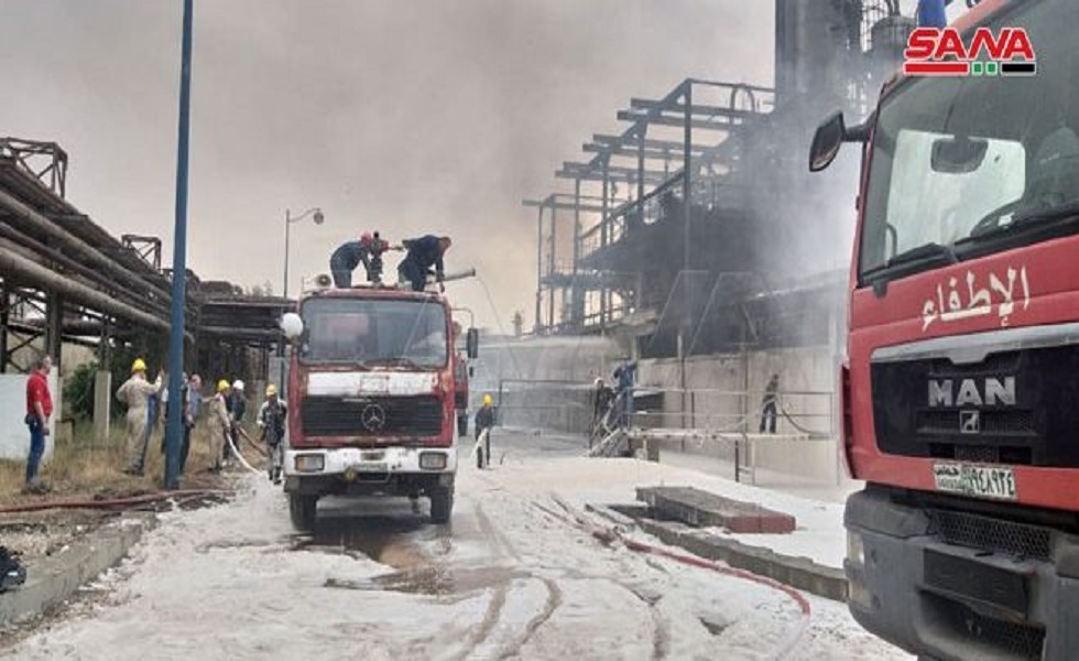 حريق ضخم ضمن مصفاة حمص وسط البلاد.