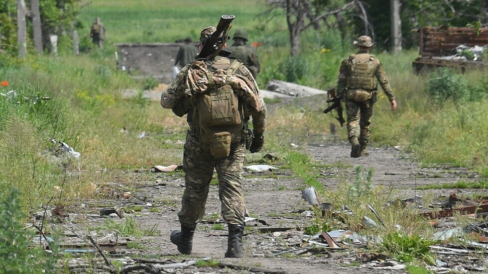 القوات الروسية تعثر على مستودع للذخيرة والأسلحة الغربية في دونيتسك (صور)