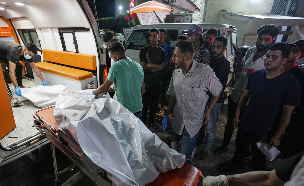 عشرات القتلى والجرحى في قصف إسرائيلي استهدف مخيما للنازحين في رفح (فيديوهات)