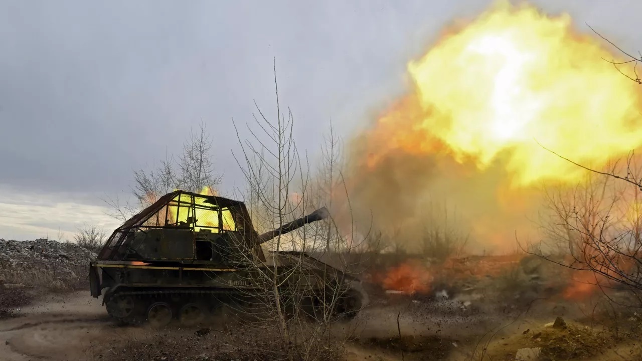 صحفي أمريكي: قوات كييف تجبر على التراجع كل يوم أمام تقدم القوات الروسية