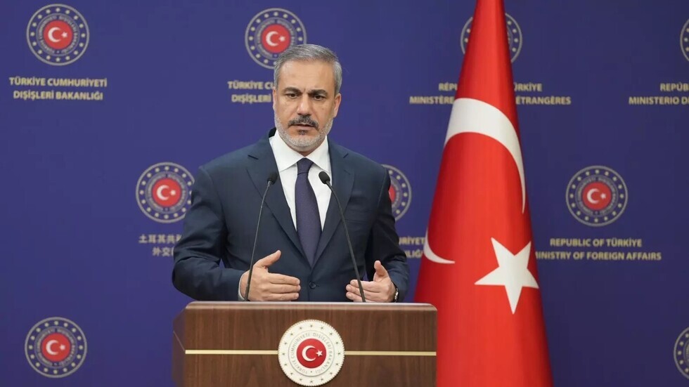 وزير خارجية تركيا يشارك في اجتماعات بروكسل بشأن فلسطين