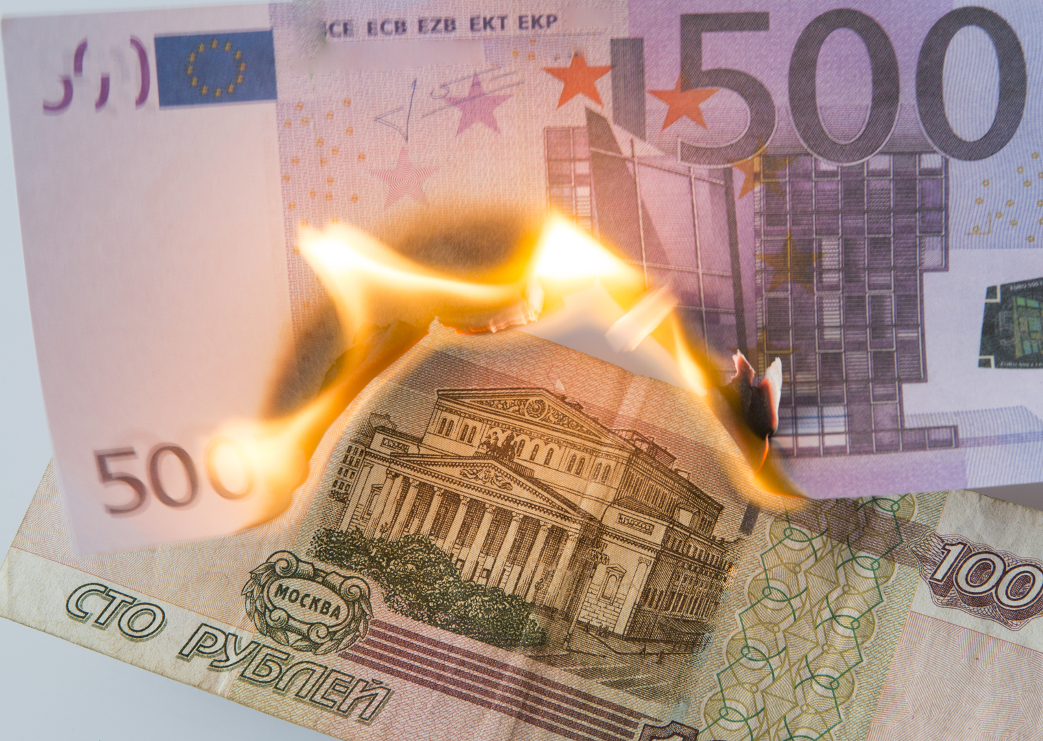 بعد الدولار.. اليورو يهوي أمام الروبل الروسي إلى أدنى مستوى في 4 أشهر