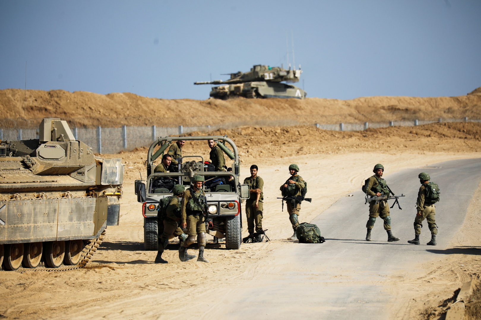 الجيش الإسرائيلي: نتحاور مع الجانب المصري بخصوص حادث إطلاق نار وقع على الحدود قبل ساعات قليلة