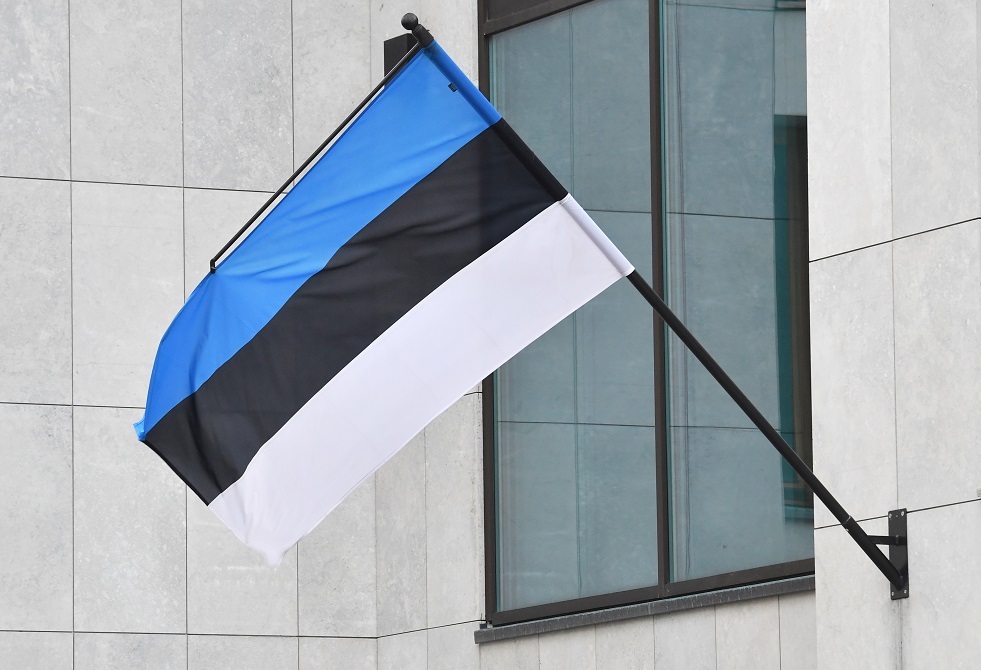 رئيس إستونيا يوقع قانونا يسمح باستخدام الأصول الروسية المجمدة لمساعدة أوكرانيا