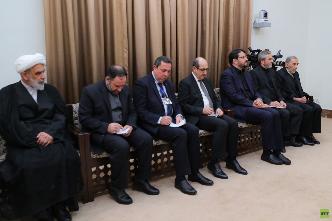 مراسلنا: المرشد الإيراني يستقبل الرئيس السوري بشار الأسد في طهران