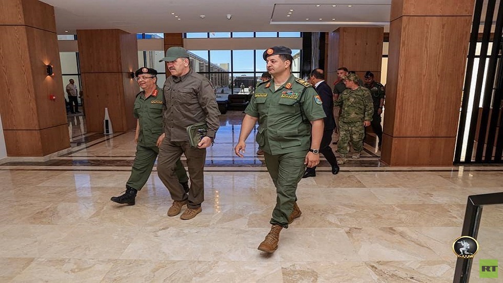 نائب وزير الدفاع الروسي يزور بنغازي ويلتقي بنائب وزير الدفاع في الحكومة الليبية المكلفة من البرلمان