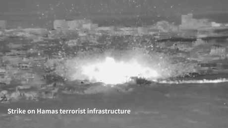 الجيش الإسرائيلي يعلن مواصلة عملياته وسط غزة (فيديو)