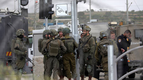 الجيش الإسرائيلي يشن حملة اقتحامات واعتقالات في الضفة الغربية (فيديوهات)