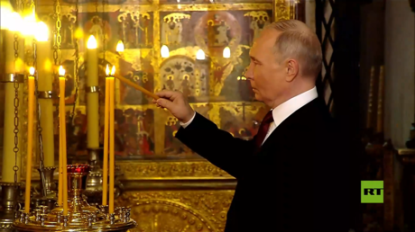 فلاديمير بوتين يحضر قداسا في كاتدرائية البشارة عقب تنصيبه