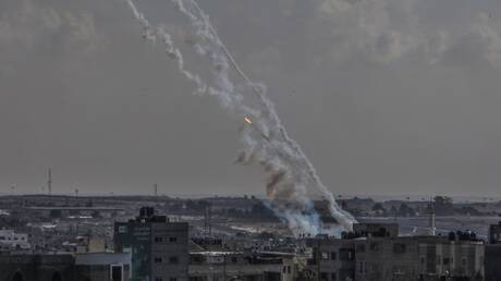كتائب القسام تقصف مدينة بئر السبع برشقة صاروخية
