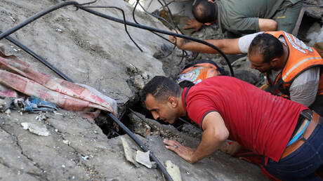 قتلى وجرحى باستهداف إسرائيلي لمنزلين في غزة (فيديو)