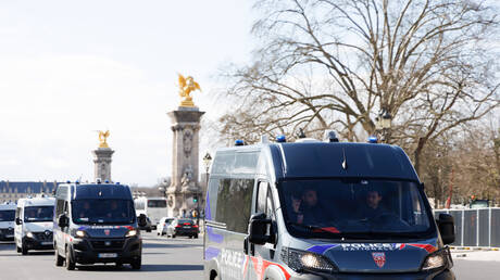 مقتل ثلاثة حراس وفرار سجين بعد هجوم مسلح على شاحنتهم في فرنسا