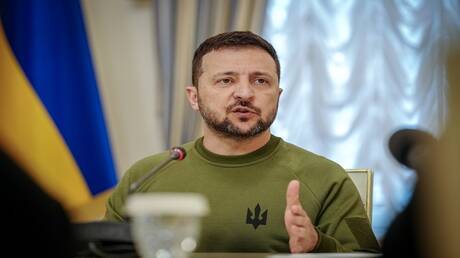 زيلينسكي يقر بصعوبة الوضع في جبهتي دونتسك وخاركوف على القوات الأوكرانية