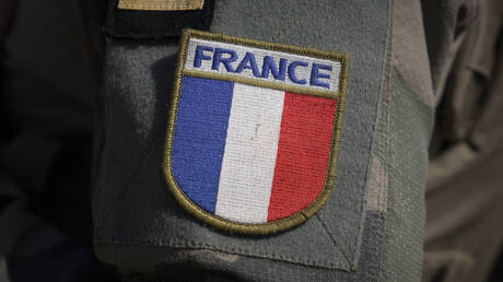وسائل إعلام: فرنسا تدرب مجموعة استطلاعية من القوات 