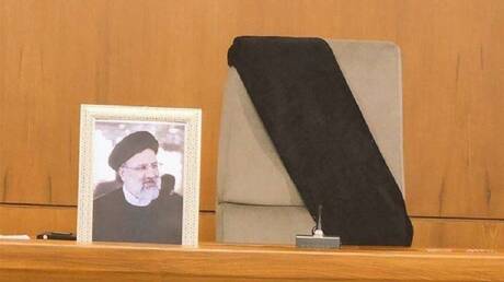 شاهد: لحظة إعلان وفاة الرئيس الإيراني من مرقد الإمام الرضا