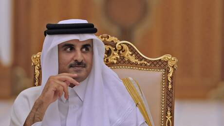 أمير قطر يصل إلى طهران