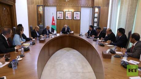 مديرة RT العربية تكشف أجواء لقائها وقيادات إعلامية عربية مع رئيس الحكومة الأردنية (صور)