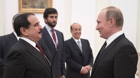 بعد وصوله لموسكو.. ملك البحرين يشيد بدور روسيا البناء في صيانة الأمن والسلم الدوليين