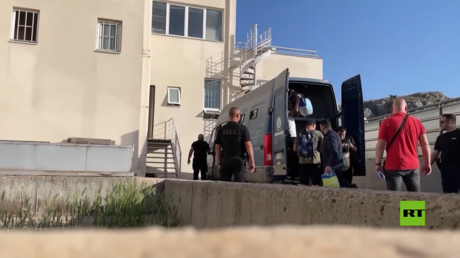 إطلاق سراح المصريين المتهمين بغرق سفينة الهجرة المميت من سجن اليونان