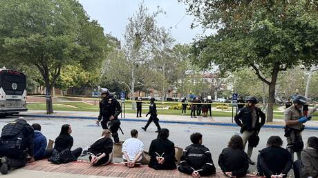 إعادة تكليف قائد شرطة جامعة كاليفورنيا بمهام أخرى بعد انتقادات لتعامله مع مظاهرات الحرم الجامعي