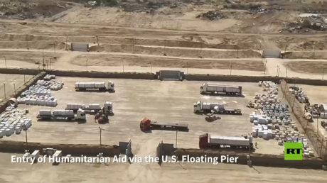 الجيش الإسرائيلي ينشر لقطات لشاحنات تنقل مساعدات عبر رصيف 