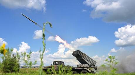 رئيس الوزراء الأوكراني الأسبق: إمداد الغرب أوكرانيا بالأسلحة لن ينقذها من خسارة المزيد من الأراضي