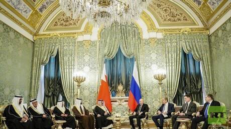 مجلسا الشورى والنواب البحرينيان يشيدان بمحادثات ملك البلاد والرئيس بوتين