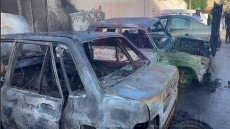 مقتل شخص جراء انفجار عبوة ناسفة بسيارته في منطقة المزة بالعاصمة السورية (فيديو)