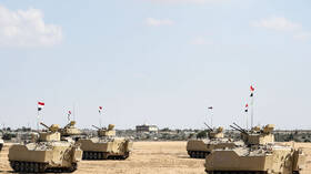 الإعلام العبري يكشف عن انتشار غير عادي للجيش المصري على حدود غزة