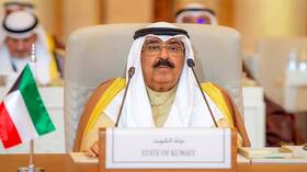 أمير الكويت: اتخذت قرارا صعبا لإنقاذ للبلاد وقررت حل مجلس الأمة ووقف العمل ببعض مواد الدستور