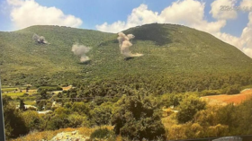حزب الله يطلق أكثر من 100 صاروخ على قاعدة ميرون وثكنة برانيت الإسرائيليتين (فيديوهات)