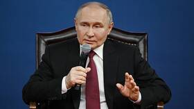 بوتين حول احتمال ظهور قوات فرنسية في أوكرانيا: اسألوا ماكرون أولا!