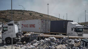 الجيش الإسرائيلي: عشرات المدنيين وراء إحراق شاحنة مساعدات في الضفة الغربية