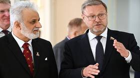 رئيس مجلس الدولة العماني: علاقاتنا مع روسيا تتطور على أساس الاحترام المتبادل (فيديو)