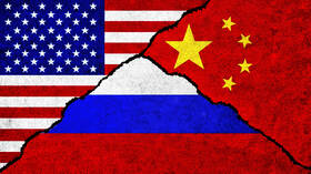 "ذا هيل": الولايات المتحدة تخسر "الحرب العالمية الثالثة" بمواجهة روسيا والصين