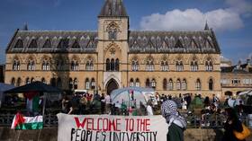 الشرطة البريطانية تعتقل طلابا بجامعة 