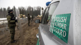 حرس الحدود البولندي يعتدي بالضرب المبرح على طالبي لجوء في أوروبا (فيديو)