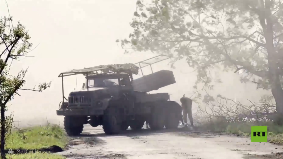 بالفيديو.. الجيش الروسي يقصف مواقع القوات الأوكرانية