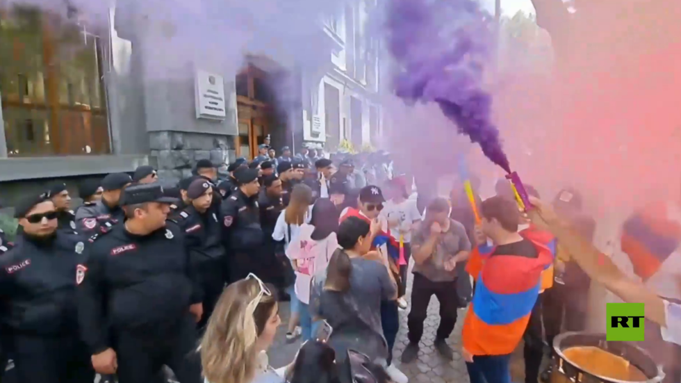 بالفيديو.. احتجاجات في أرمينيا ضد الحكومة