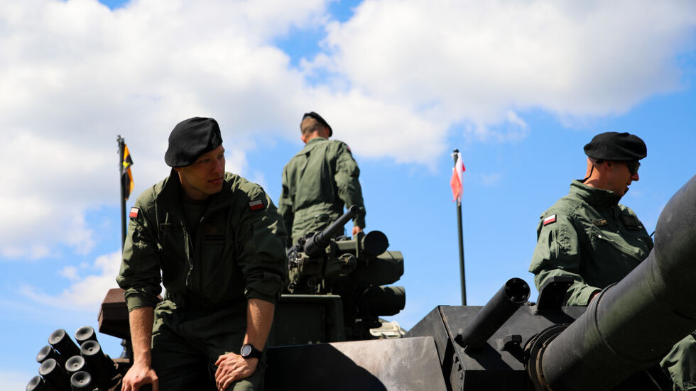 "نحن في حالة حرب إلكترونية باردة مع روسيا".. وارسو تعلق على إعلان تعبئة الجيش البولندي