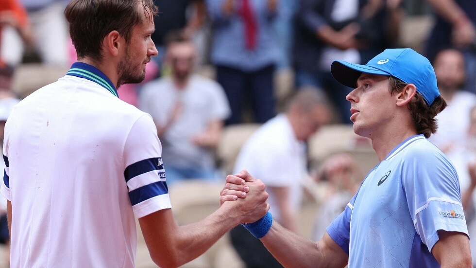 مفاجأة أسترالية.. الروسي مدفيديف يودع بطولة 