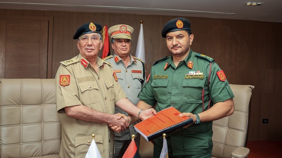 ليبيا.. اللواء ركن صدام حفتر يتسلم رئاسة أركان القوات البرية التابعة للقيادة العامة للجيش (صور)
